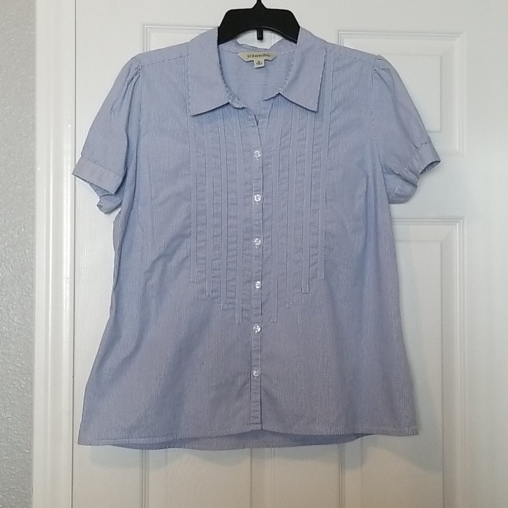 Short sleeve St. John's Bay button down shirt.